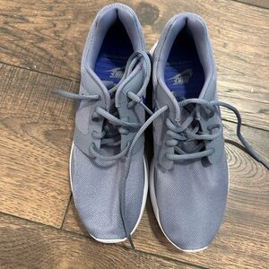 Nike Women's Gray Athletic Shoes